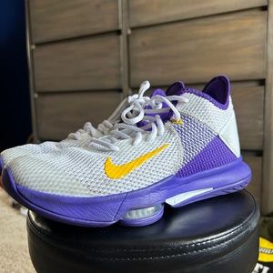 Nike LeBron ‘Chosen 1’